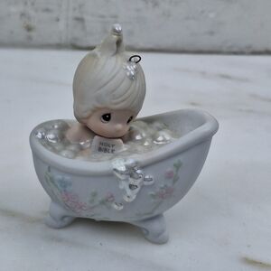 Precious Moments 100277  "He Cleansed My Soul"  1985  Girl In Bubble Bath